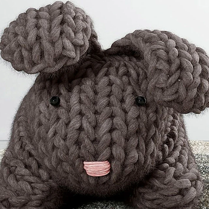 Knitted Hare Pouf with Chunky Knit Texture (2)