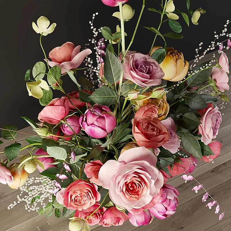 Vibrant Bouquet of Roses in Glass Vase (4)
