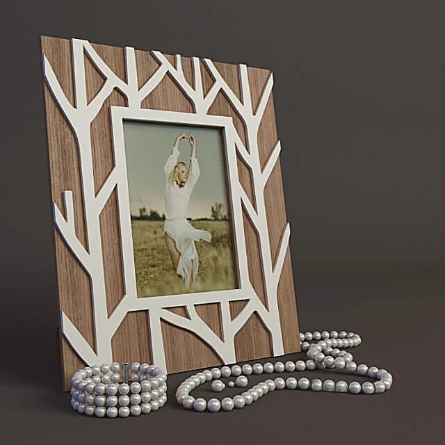 Decorative Photo Frame with Leaf Pattern