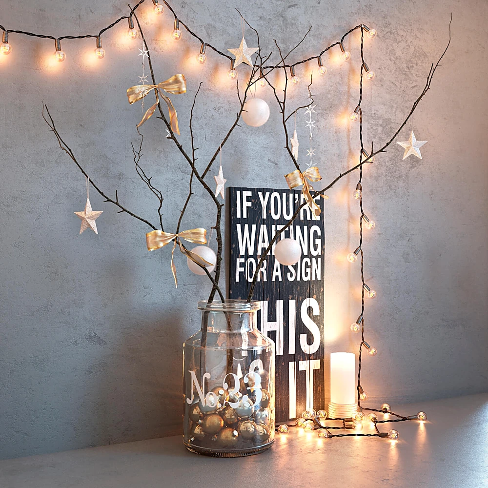 Christmas decoration set with garland and ornaments