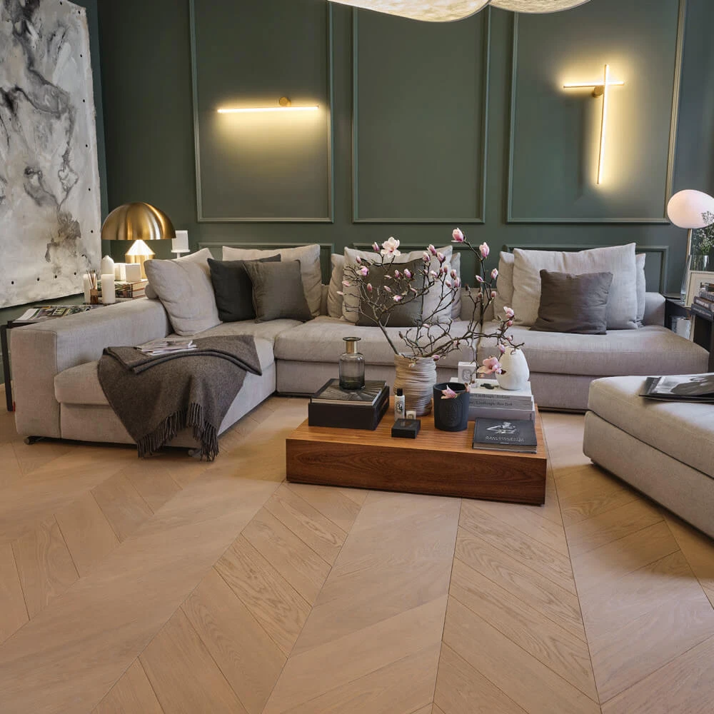 Wood Flooring Mafi EICHE Astrein Chevron 45 gebuerstet weiss geoelt (2)