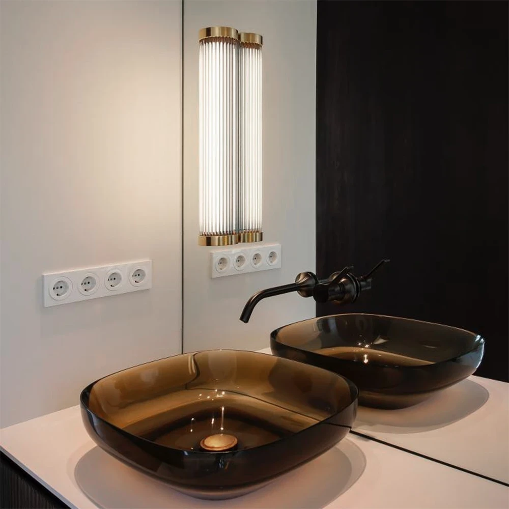 Wall Lamp Tekna Mercer Long (3)
