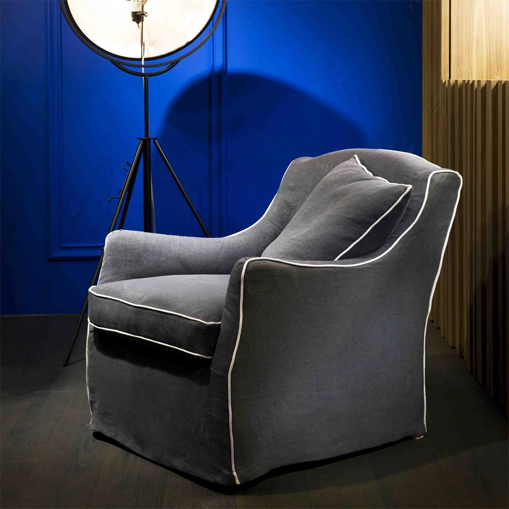 Armchair Lynn (2)